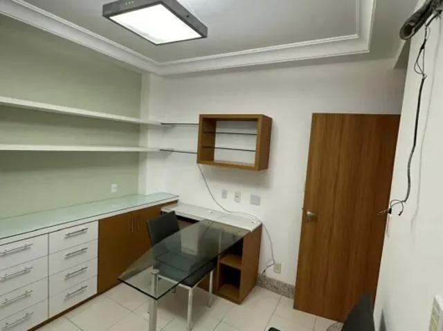 Imóvel para aluguel possui 217 metros quadrados com 4 quartos em Renascença São Luís MA