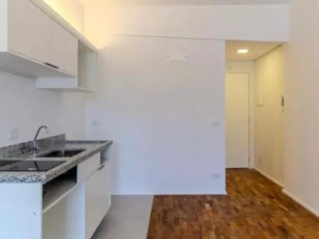 Imóvel para aluguel possui 27 metros quadrados com 1 quarto em República São Paulo SP