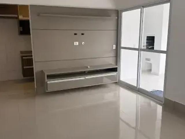 Imóvel para aluguel tem 70 metros quadrados com 2 quartos