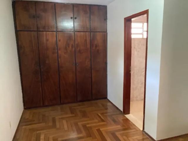 Imóvel para aluguel tem 300 metros quadrados com 6 quartos em Setor Sul Goiânia GO