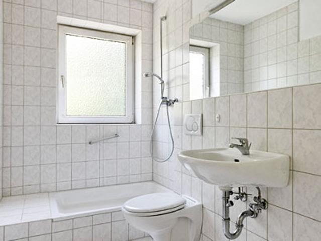 Im Wasserkamp 10, 1 L Gut geschnittene 3 Zimmer Wohnung mit Loggia im 1. Obergeschoss!