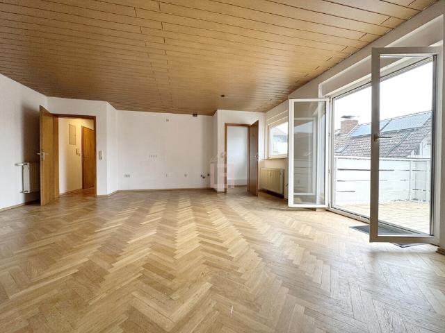 Im Zentrum und doch ruhig! Maisonette Wohnung mit 3 Zimmern und Balkon