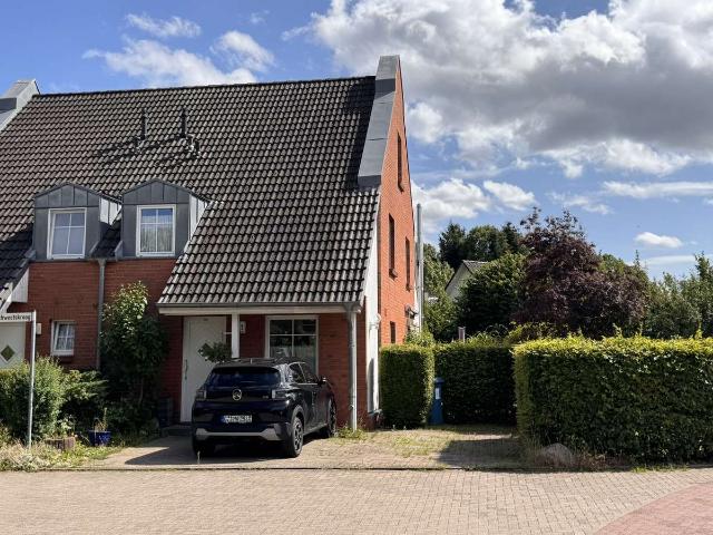 Im Auftrag: Platz für die ganze Familie! Gepflegte DHH mit Vollkeller und Garten z.Zt. vermietet