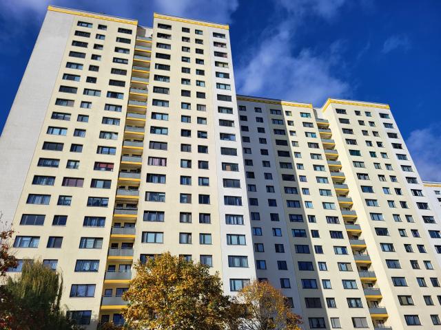 IM BAU: Modernes Wohnparadies mit offener Küche und Abstellkammer Ideal für 1 2 Personen