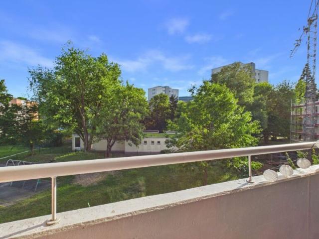 Im Baurecht: 3.5 Zimmer Wohnung mit sonnigem Balkon in Dietikon