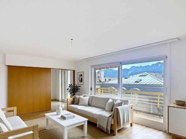 Im Dachgeschoss Grosse 3.5 Zimmer Wohnung auf 1 Ebene von 79 m2 + Balkon