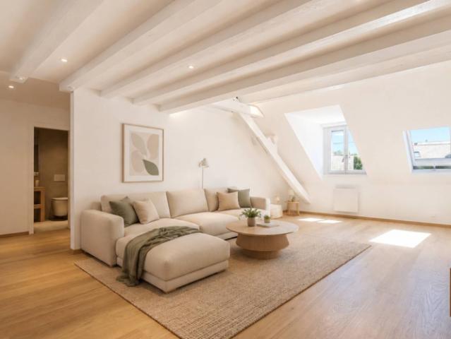 Im Dorfzentrum, Attikawohnung mit 153 m2 und viel Charme