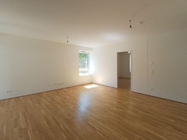Im Grünen residieren: Moderne 3 Zimmerwohnung mit 60 m² Garten | ab sofort