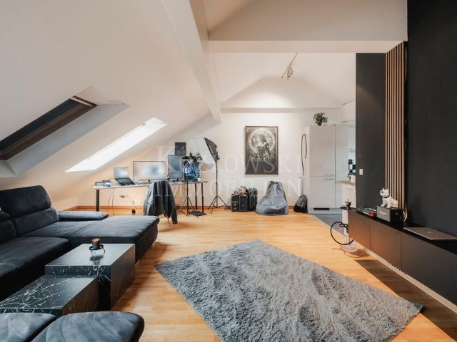Im Hemshofviertel – Moderne 2 ZKB Dachstudiowohnung mit EBK!