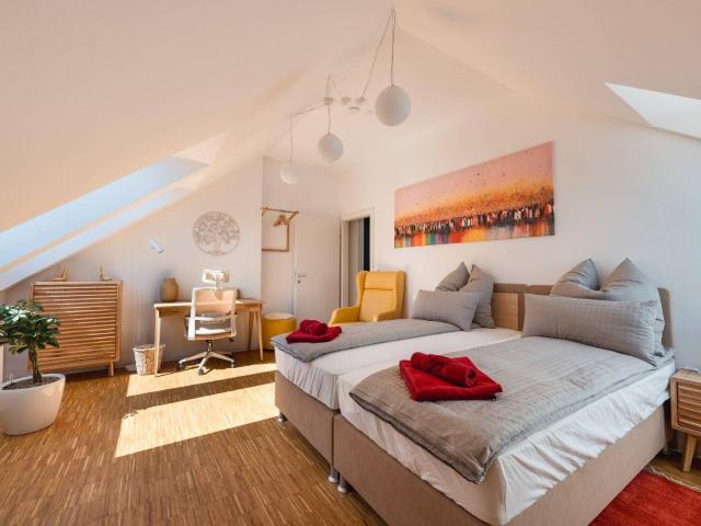 Im Herzen der Grazer Altstadt: Traumhaft schöne Dachgeschoßwohnung mit Klimaanlage in bester Innenstadtlage: 3 Zimmer, 89m², Terrasseneinschnitte sind genehmigt und geplant!
