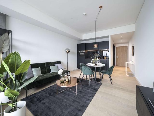 IM HERZEN DER SKYLINE: 2 Zimmer Wohnung mit spektakulärem Ausblick