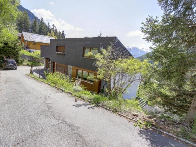Im Herzen des Waldes ein wunderschönes Doppelhaushaus in Champex Lac!