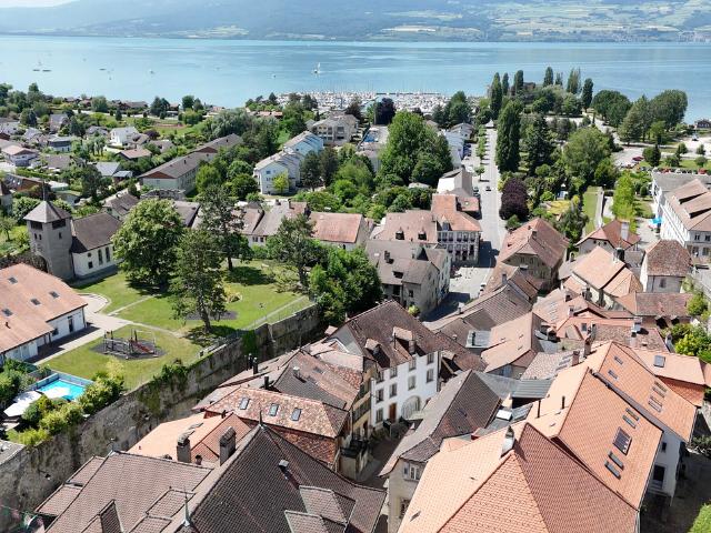 Im Herzen von Estavayer le Lac 6 Zimmer Dorfhaus Zu renovieren