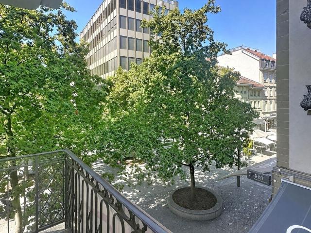 Im Herzen von Fribourg! Prächtige 2,5 Zimmer Wohnung mit zwei Balkonen