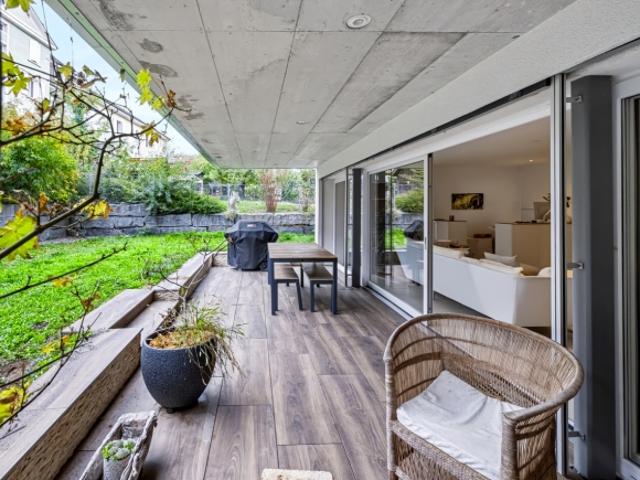 Im Herzen von Peseux mit großer Terrasse und Garten