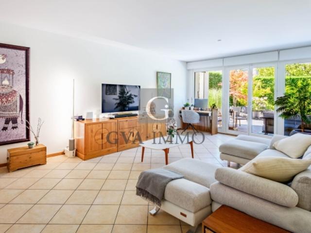Im Herzen von Vésenaz Elegante Wohnung auf Gartenebene in einem privaten Gr