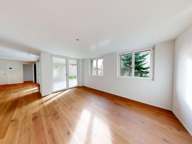Im Herzen von Volketswil – moderne 5.5 Zimmer Gartenwohnung