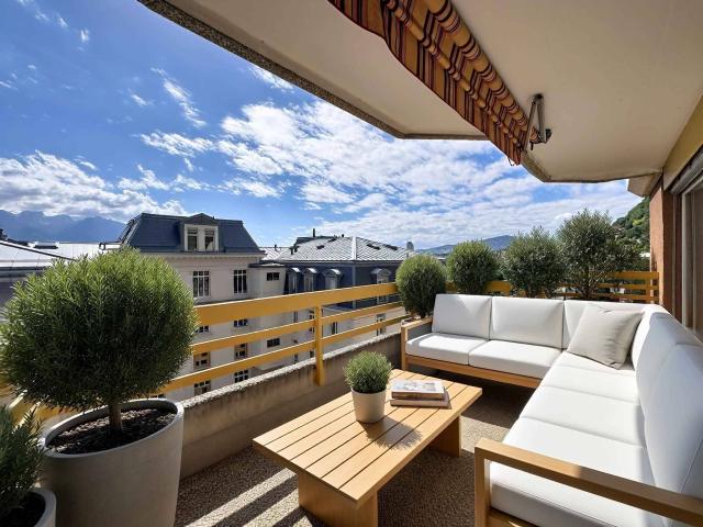 Im Obergeschoss – Große 3,5 Zimmer auf einer Ebene mit 79 m² + Balkon