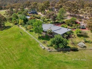A Remarkable Mid Century Home in a Spectacular Maldon Setting