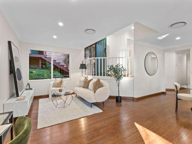 Immaculate Modern 3 Bedroom, Low Maintenance Design