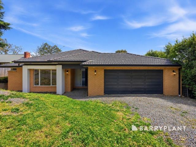 Immaculate Modern Living with Space for the Whole Family