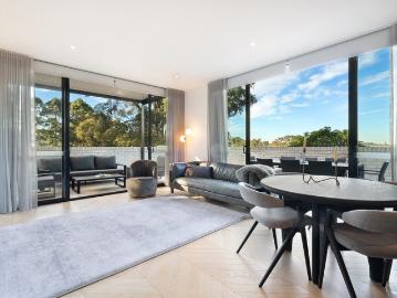 Immaculate modern penthouse with leafy outlook