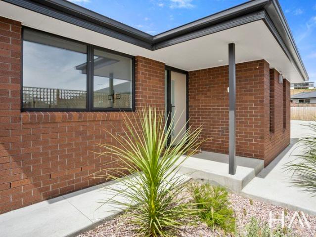 Immaculate near new home ideal opportunity for first home buyers or investors