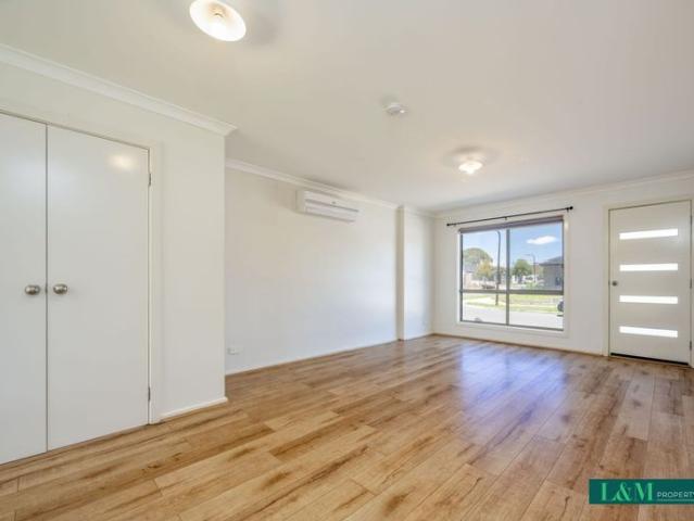 Immaculate Near New Townhouse in Tranquil Woods Estate, Mickleham