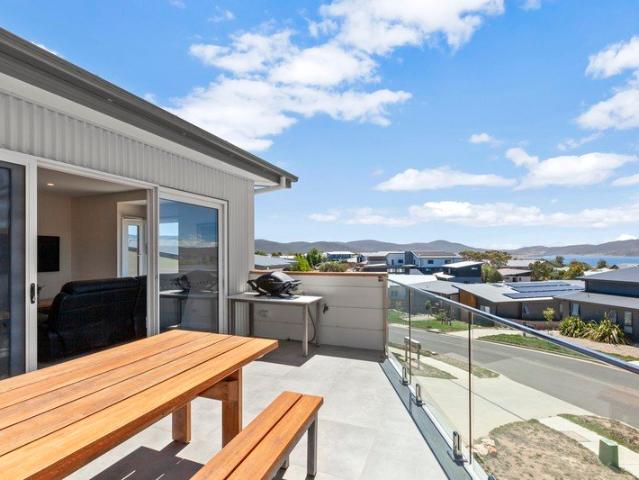 Immaculate New Build Alpine Retreat 1/6 Jagungal Close, Jindabyne