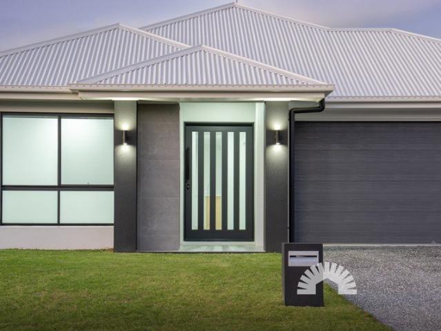 IMMACULATE NEW BUILD FAMILY HOME