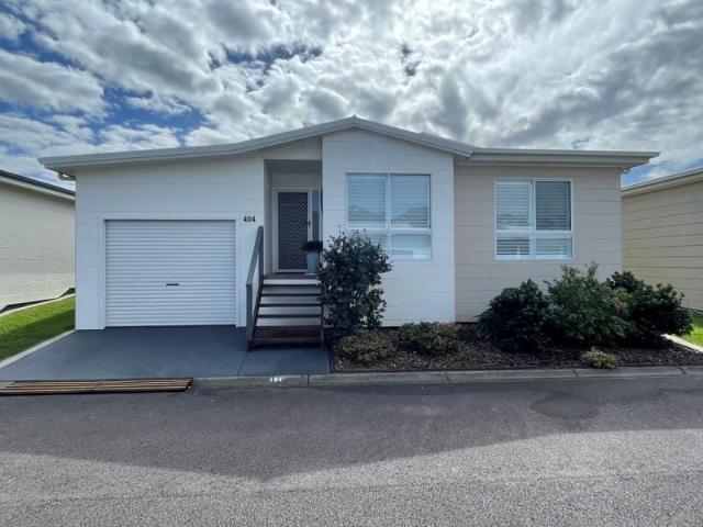 IMMACULATE OVER 50'S LIVING