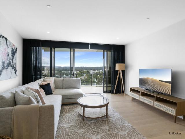 Immaculate Ocean View Apartment In Prime Location Furnished