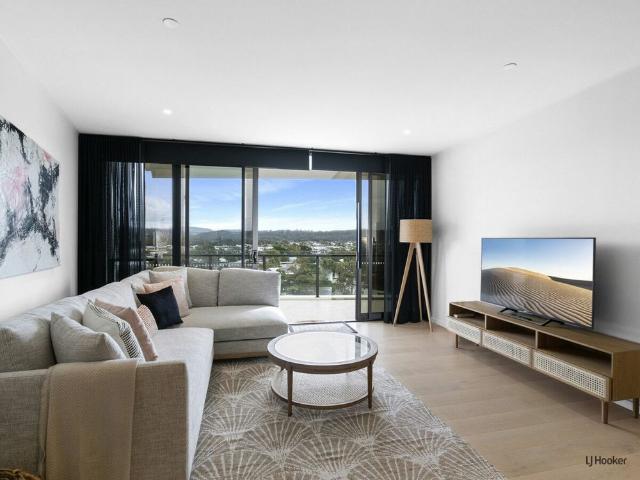 Immaculate Ocean View Apartment In Prime Location Furnished
