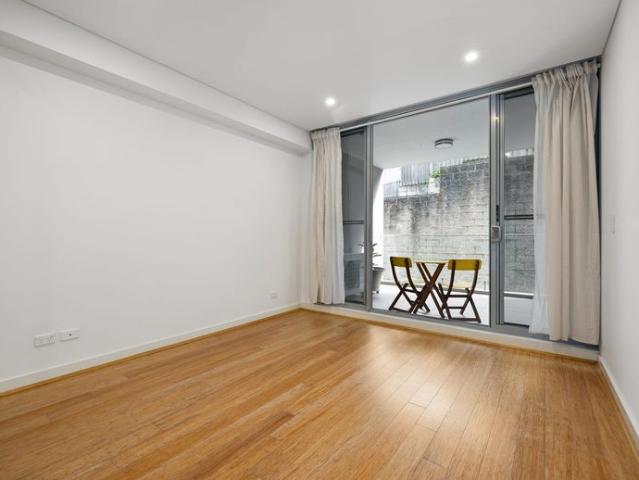 Immaculate One Bedroom + Study Apartment in Leafy Surrounds