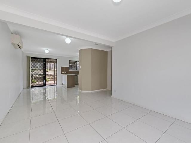 IMMACULATE AIR CONDITIONED 3 BEDROOM TOWNHOUSE IN POPULAR, CENTRALLY LOCATED COMPLEX