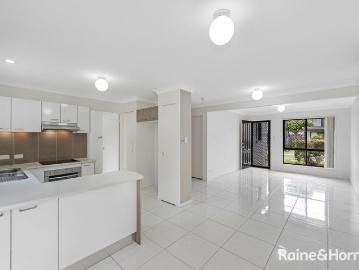 IMMACULATE AIR CONDITIONED 3 BEDROOM TOWNHOUSE IN POPULAR, CENTRALLY LOCATED COMPLEX