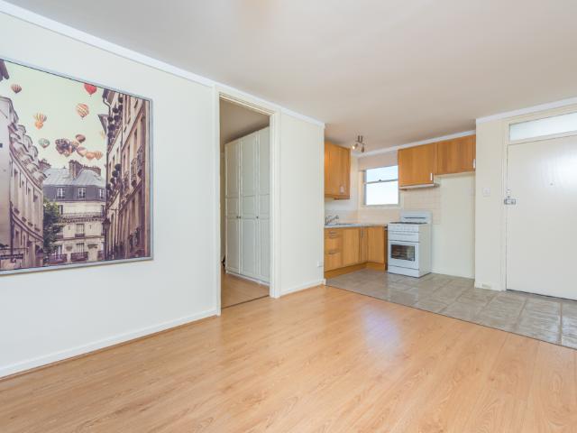 IMMACULATE AIRCONDITIONED APARTMENT