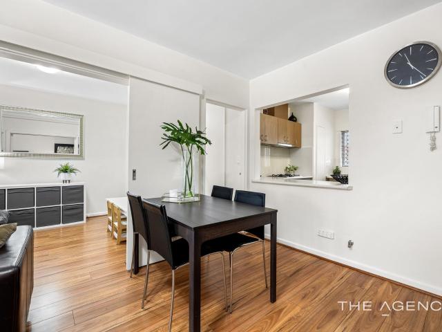Immaculate Apartment with Stunning Views!