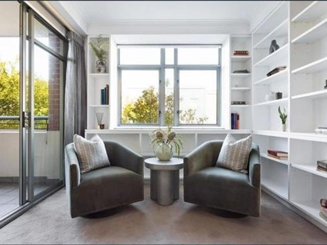 Immaculate apartment in sought after Paddington Green