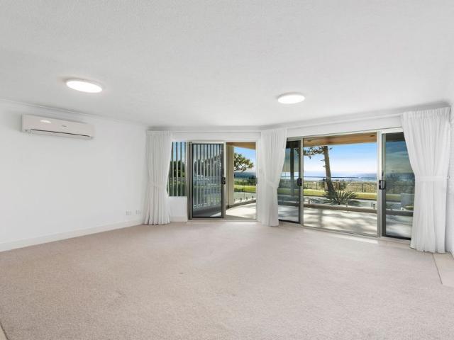 Immaculate Beachfront Apartment