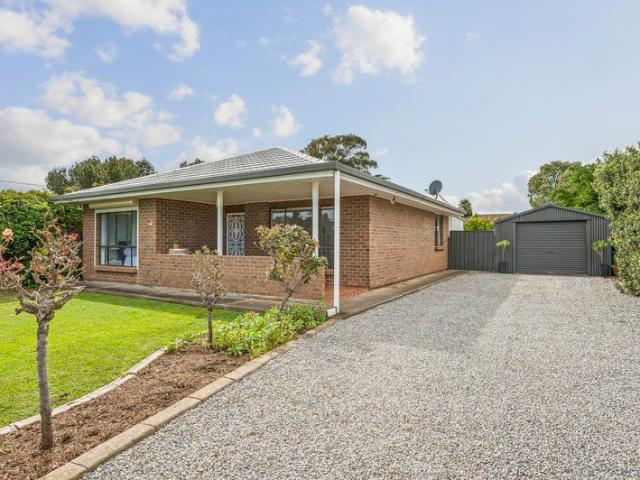 Immaculate Beachside Living | Walk to the Beach