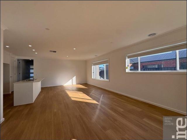 Immaculate Brand New Residence!