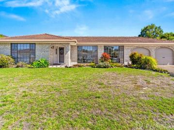 Immaculate Brick & Tile Home in SoughtAfter Jonnell Park