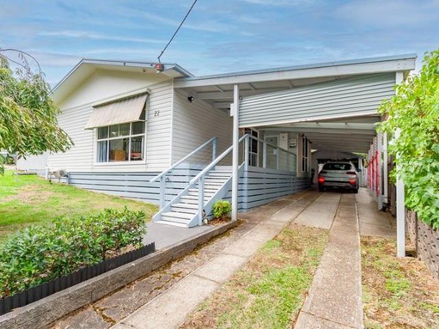 Immaculate, Centrally Located Family Home | 2 Toilets