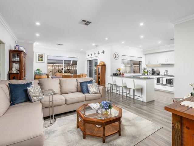 Immaculate coastal living