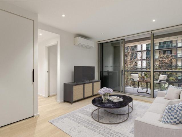 IMMACULATE COLLINS STREET LIVING FOR FIRST HOME BUYERS OR INVESTORS