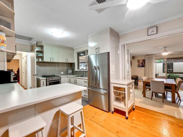 Immaculate condition & packed with features