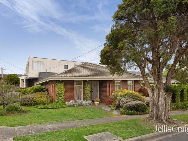 Immaculate corner setting with double frontage in prized location