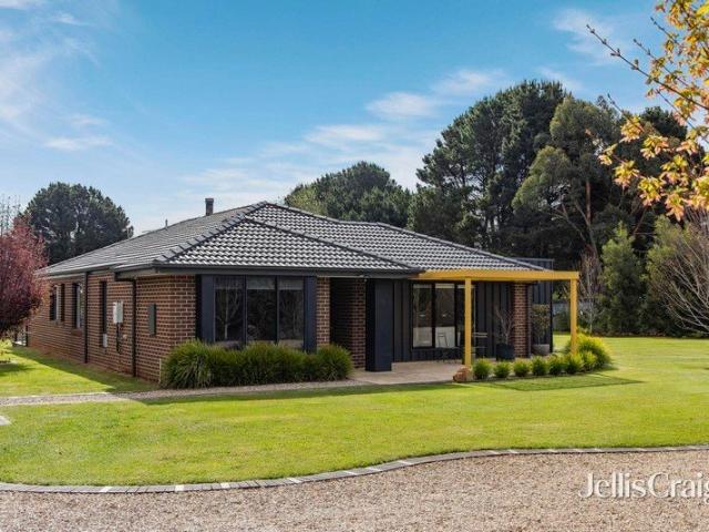 Immaculate country living with space, style and convenience