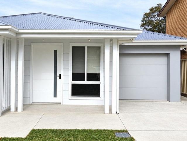 Immaculate Duplex with Quality Fixtures